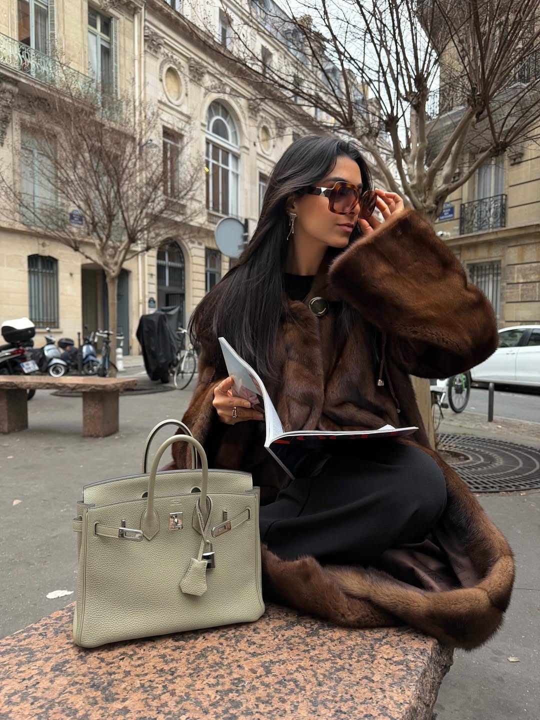 Post 8 by 𝐕𝐚𝐥𝐨𝐢𝐬 𝐕𝐢𝐧𝐭𝐚𝐠𝐞 𝐏𝐚𝐫𝐢𝐬 on Instagram (carousel)