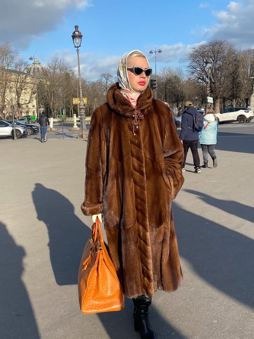 Post 6 by 𝐕𝐚𝐥𝐨𝐢𝐬 𝐕𝐢𝐧𝐭𝐚𝐠𝐞 𝐏𝐚𝐫𝐢𝐬 on Instagram (carousel)