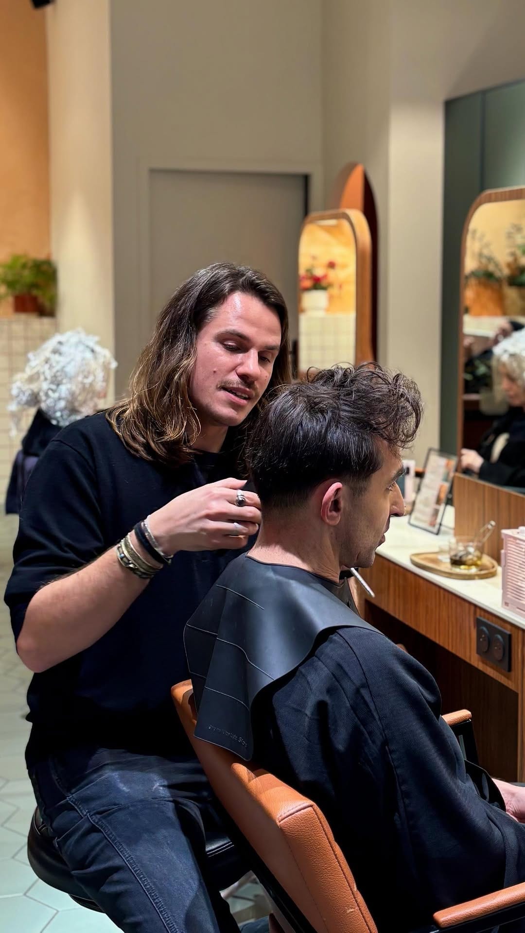 Post 9 by Salon de coiffure & boutique végétale et naturelle on Instagram (video)