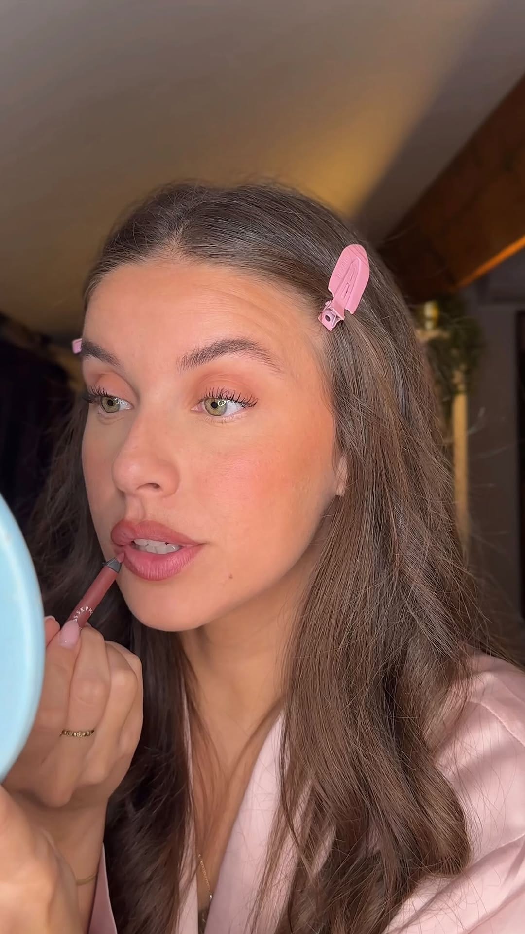 Post 6 by Juju Pev on Instagram (video)