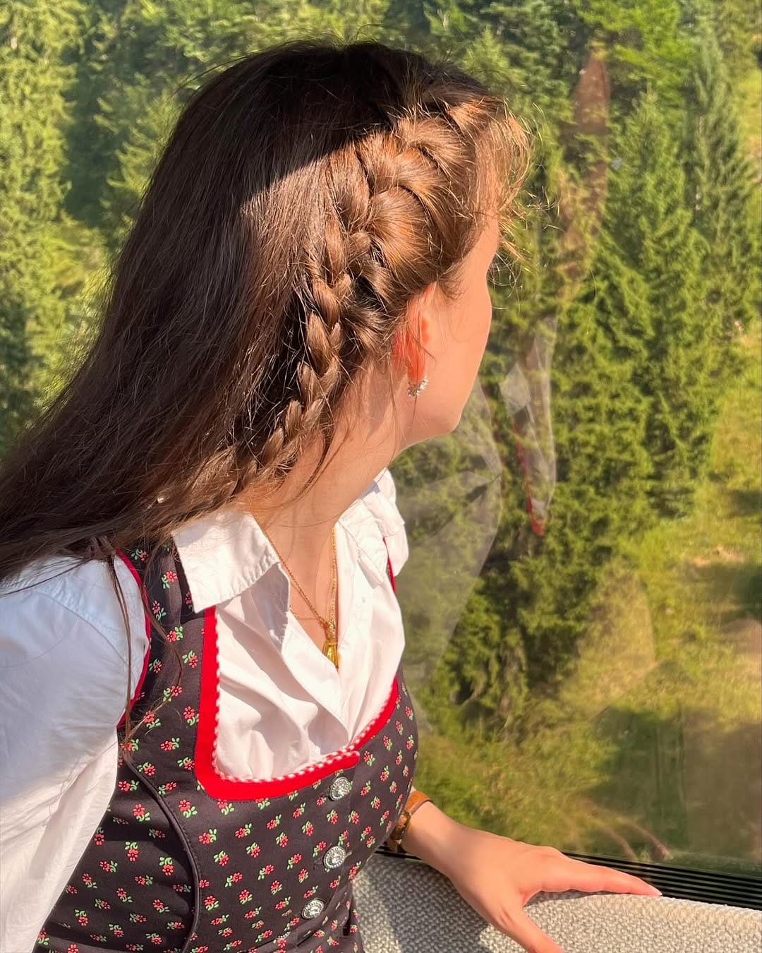 Post 8 by Aliénor on Instagram (carousel)
