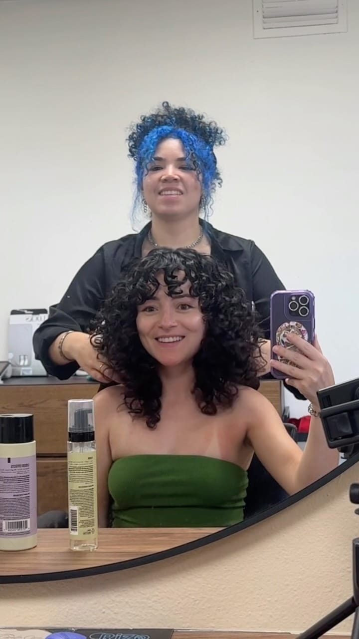 Post 6 by 𝓕𝓻𝓪𝓷𝓬𝓮𝓼 • Curls & Beauty on Instagram (video)