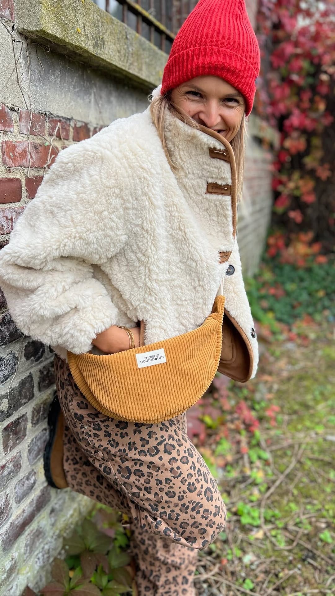 Post 2 by Maisonpoumpoum - Accessoires cousus en France on Instagram (video)