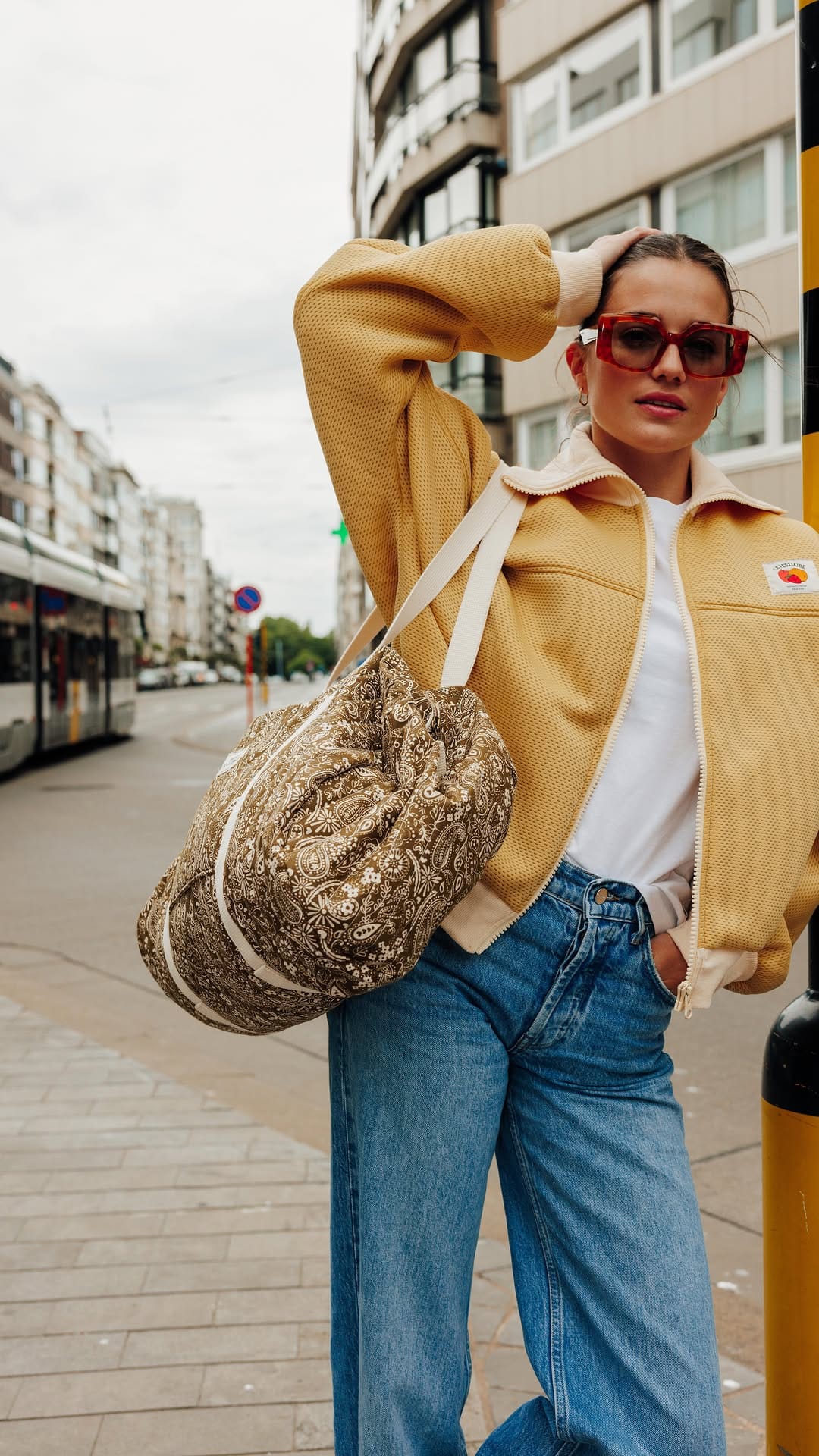Post 4 by Maisonpoumpoum - Accessoires cousus en France on Instagram (video)