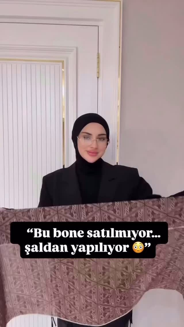 Post 5 by [ a l a m o d e s a l ] on Instagram (video)