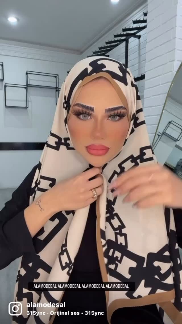 Post 6 by [ a l a m o d e s a l ] on Instagram (video)