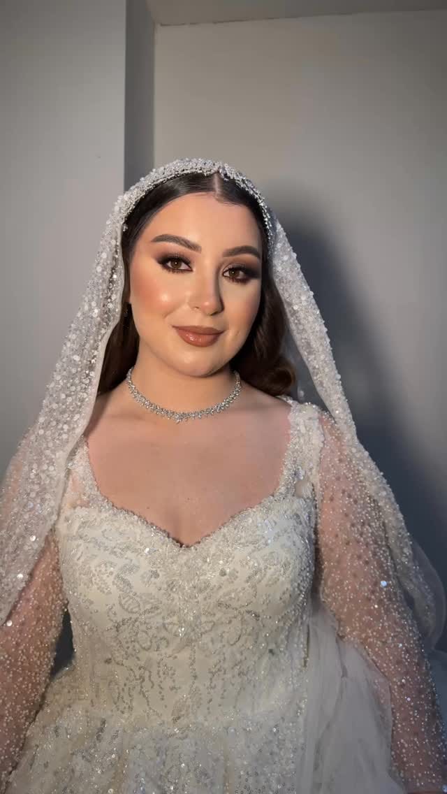 Post 5 by خبيرة مكياج + تركيب رموش وليفتنغ 🫶🏻 on Instagram (video)