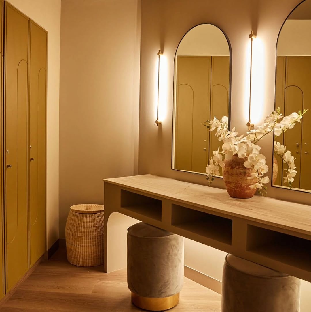 Post 7 by East Day Spa on Instagram (image)