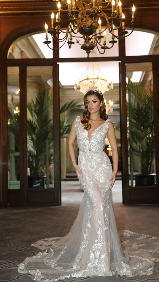 Post 2 by Angela Tagoch Robes de Mariées on Instagram (video)