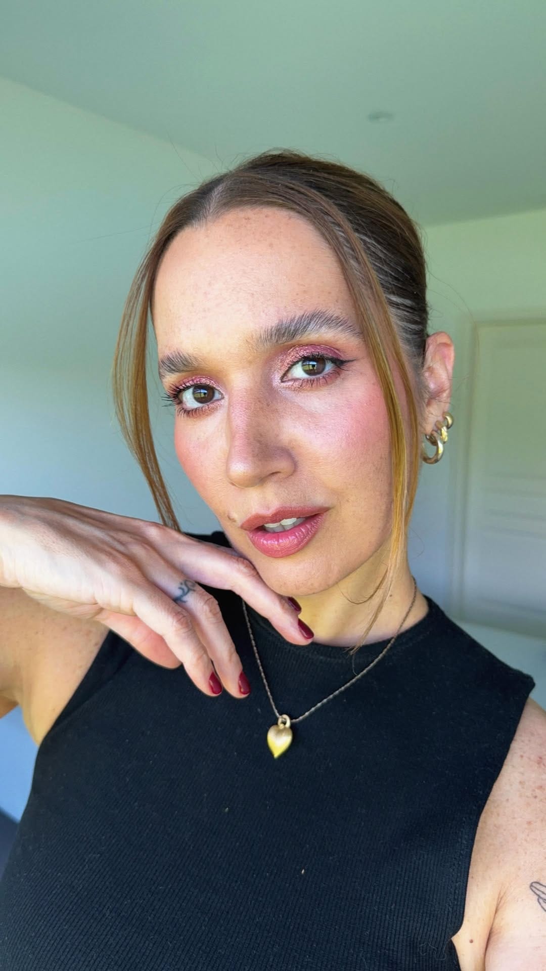 Post 3 by Gumi [Make Up & Hair Studio] on Instagram (video)