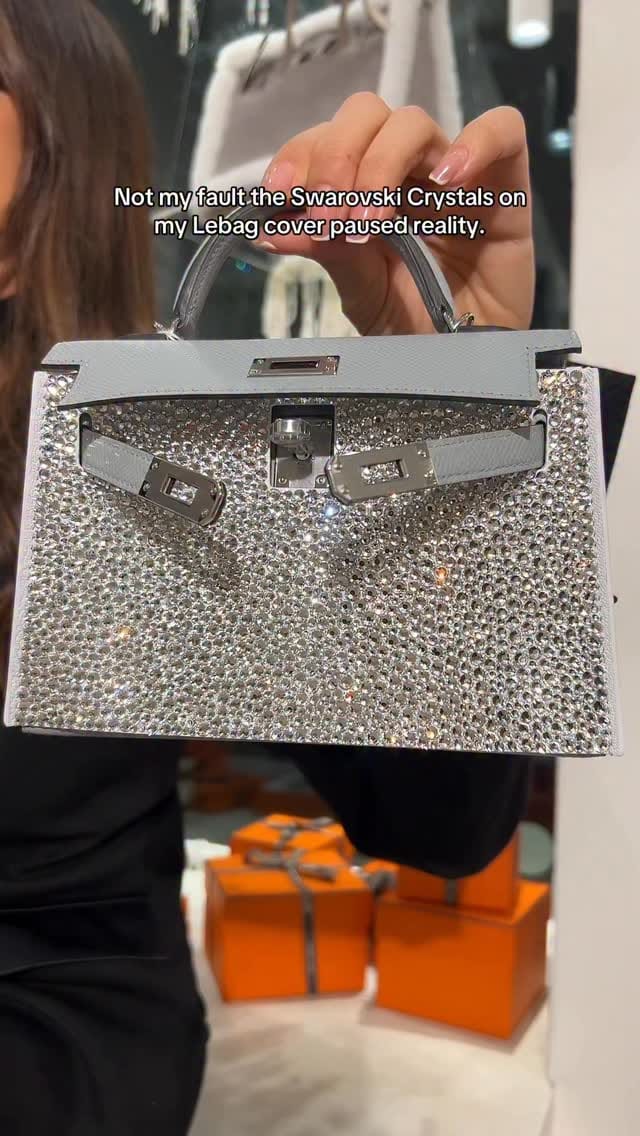 Post 4 by LeBag Paris on Instagram (video)