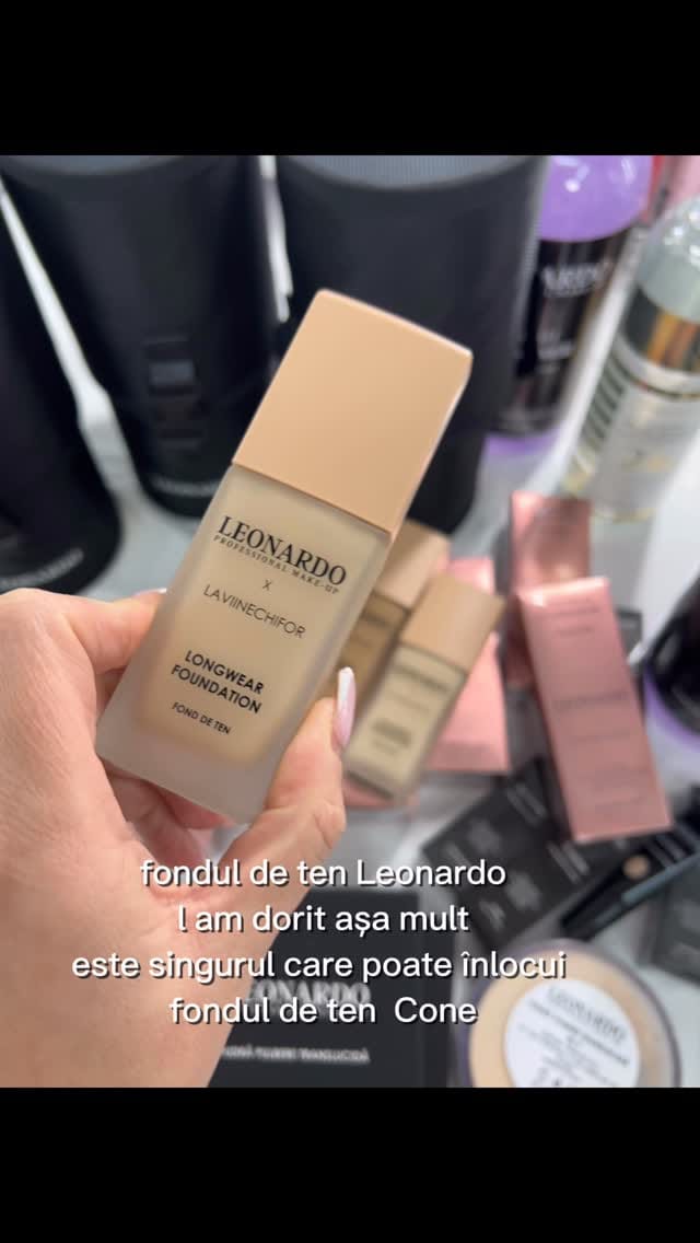 Post 4 by Magazinul de Make-Up on Instagram (video)