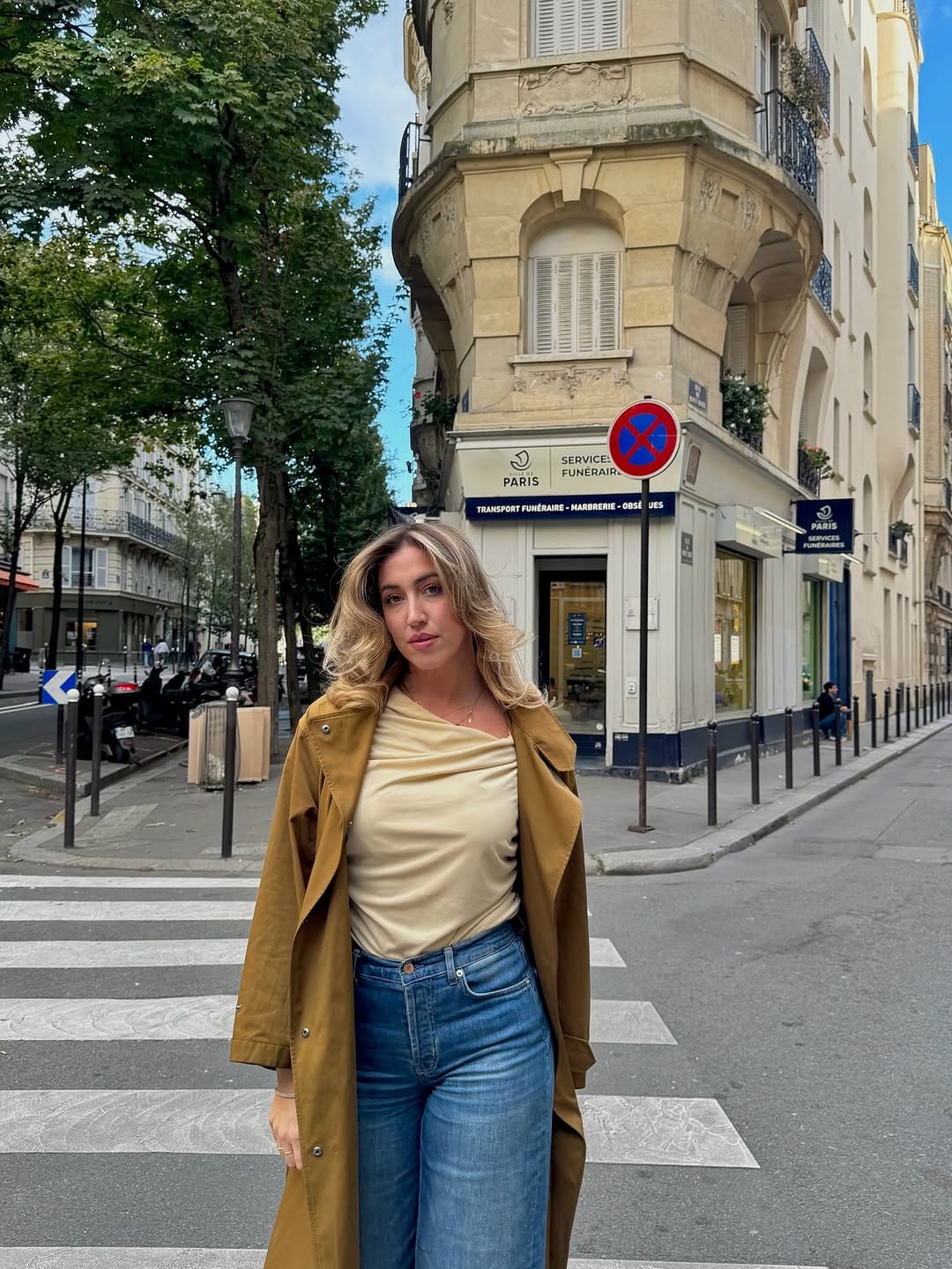 Post 10 by Elyette MO on Instagram (carousel)