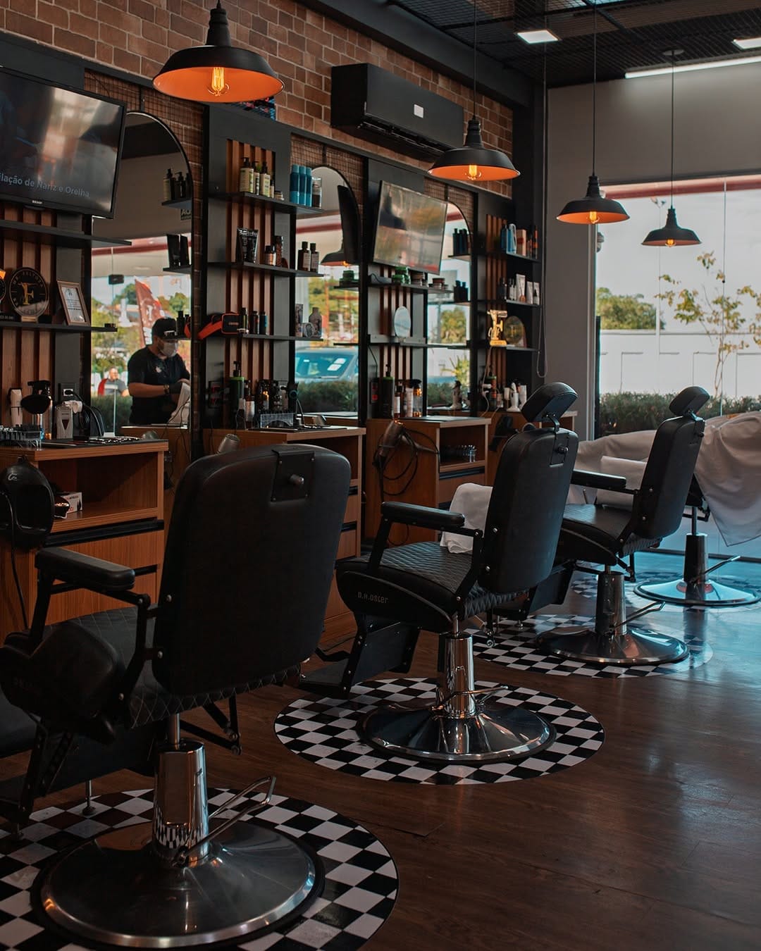Post 8 by Barbearia Mr.Feitoza on Instagram (image)