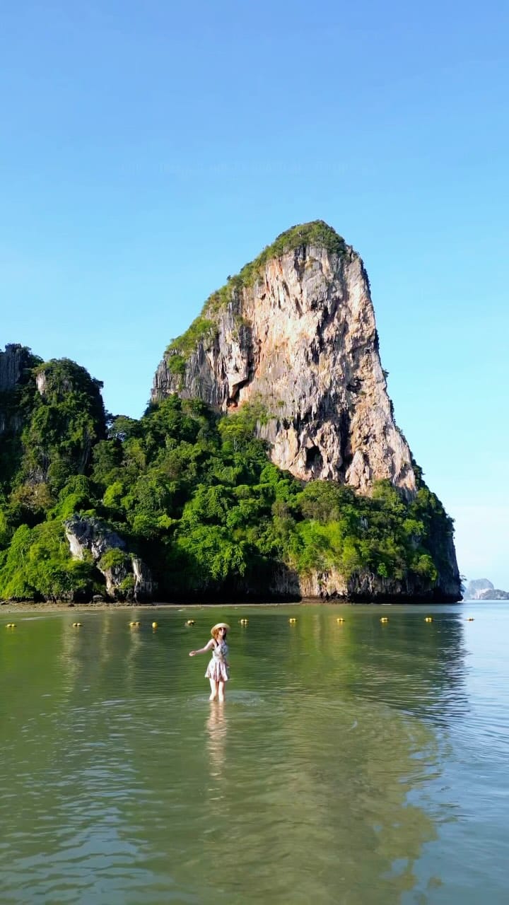 Post 3 by Massara Sallem on Instagram (video)