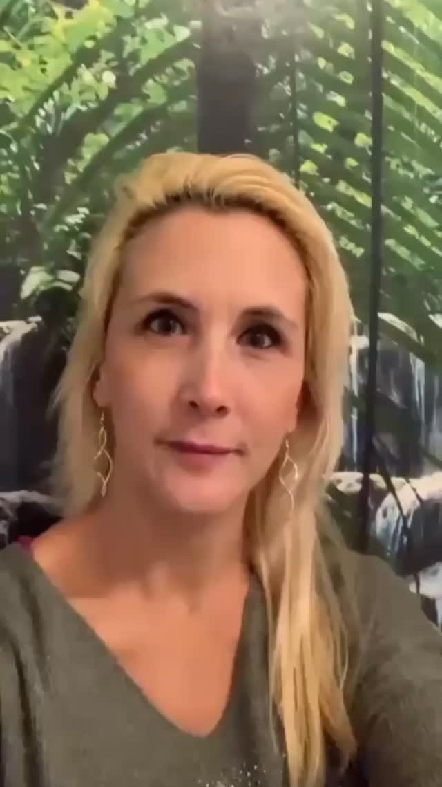 Post 5 by Colette / Escola de Estética Francesa on Instagram (video)