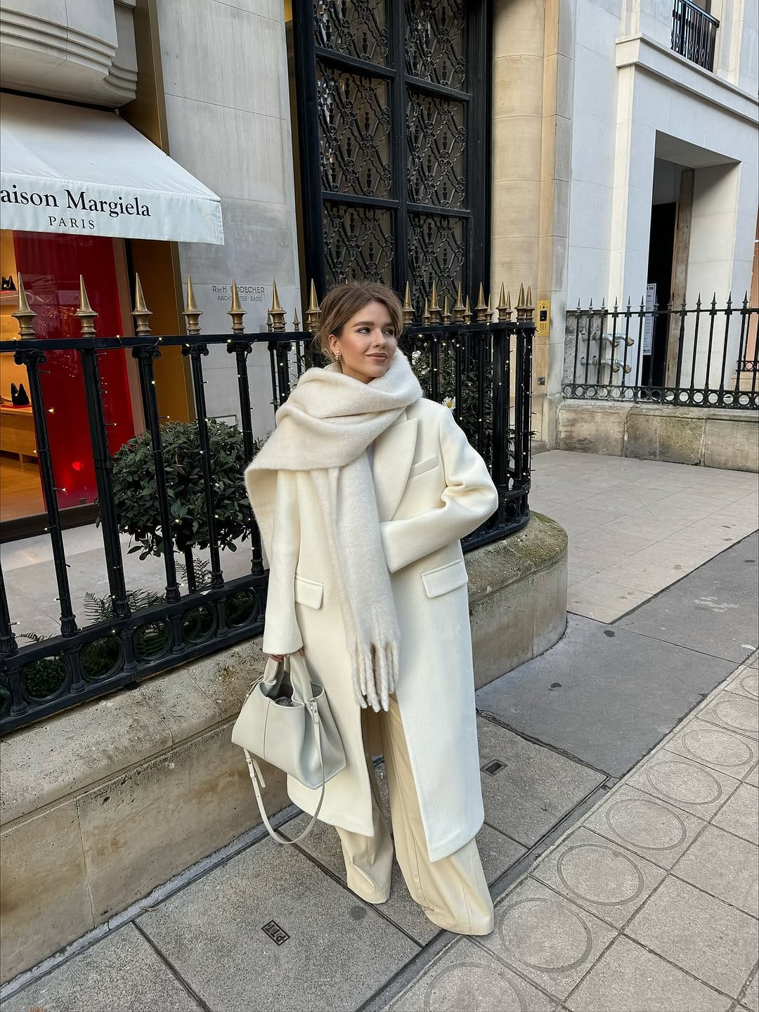 Post 7 by Fashion, style, beauty on Instagram (carousel)