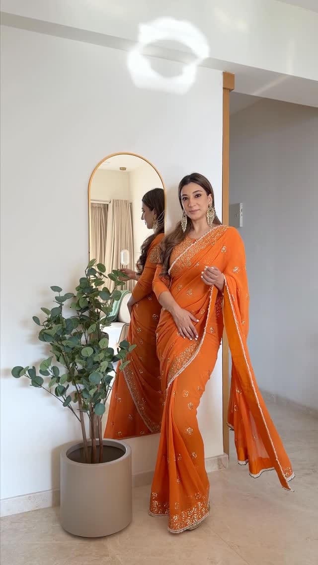 Post 2 by Parisa Barkzi on Instagram (video)