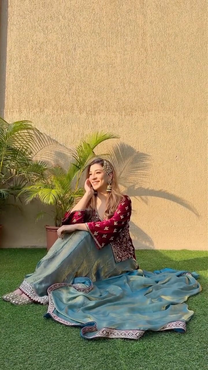 Post 5 by Parisa Barkzi on Instagram (video)