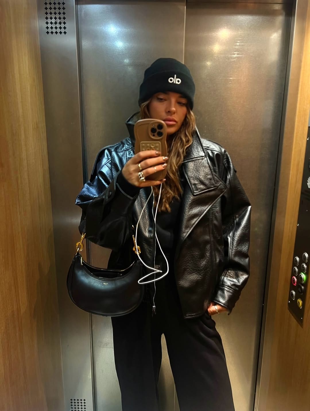 Post 2 by Julia Benz on Instagram (carousel)