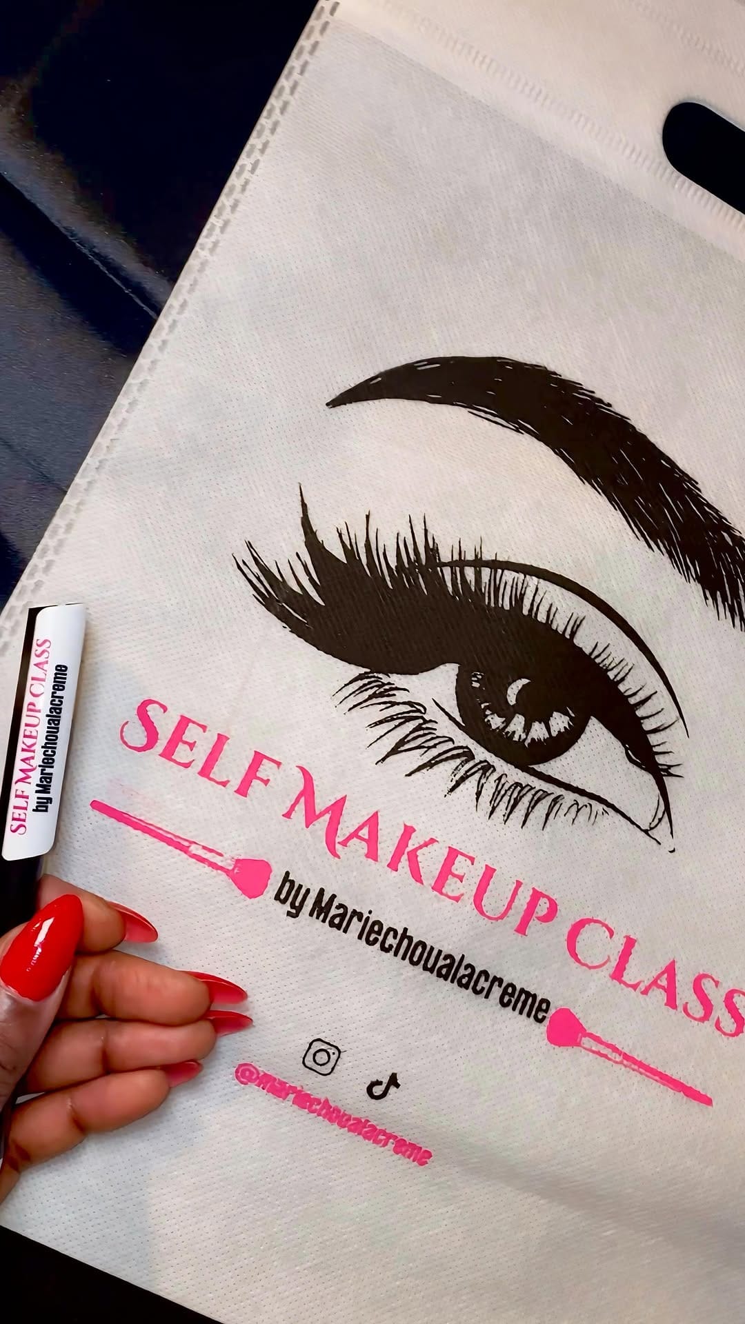 Post 5 by Mariechoualacreme💄 on Instagram (video)