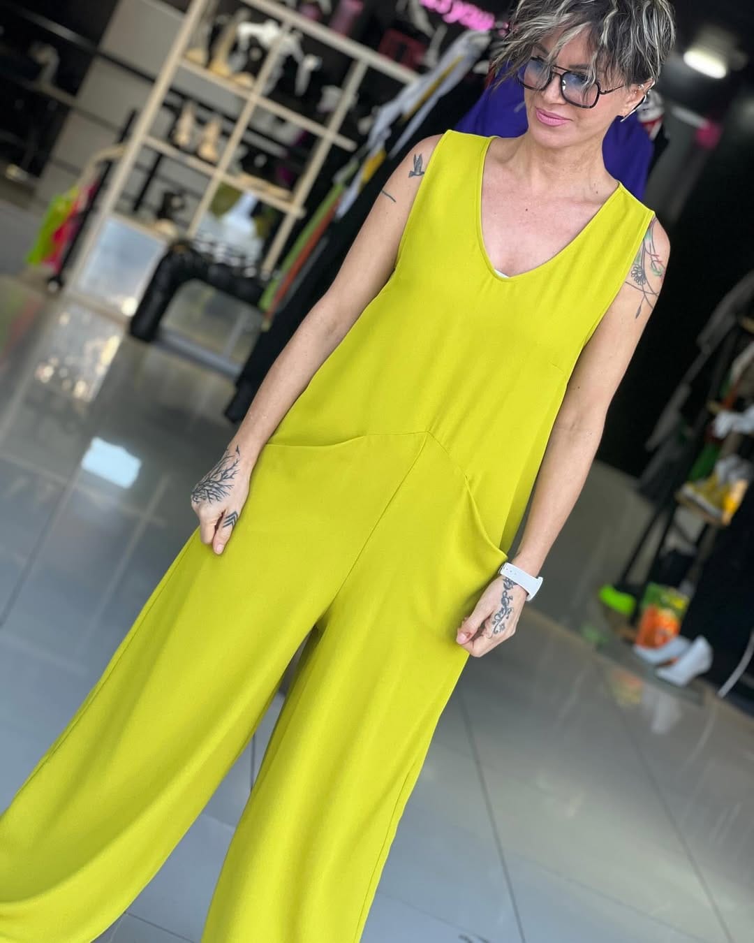 Post 7 by Mossa Butik (#VDR) on Instagram (carousel)