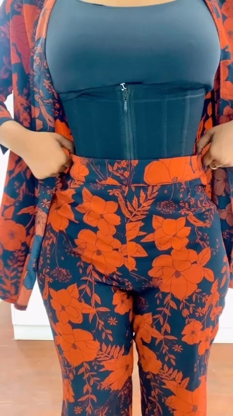 Post 8 by The Dream Body Gaines post opératoire et corsets amincissants on Instagram (video)