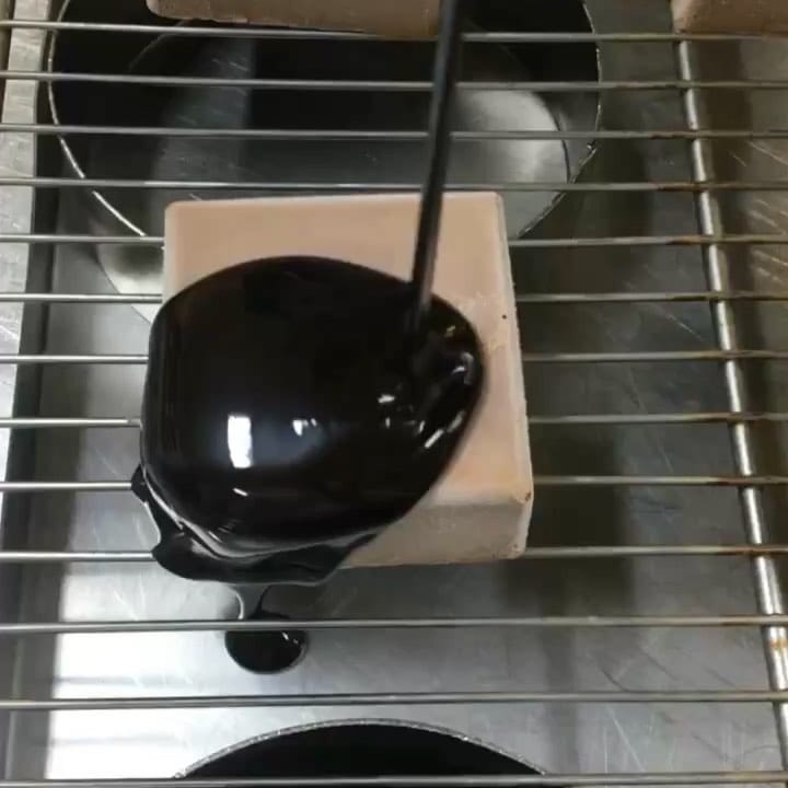 Post 5 by La Pâtisserie des Rêves on Instagram (video)