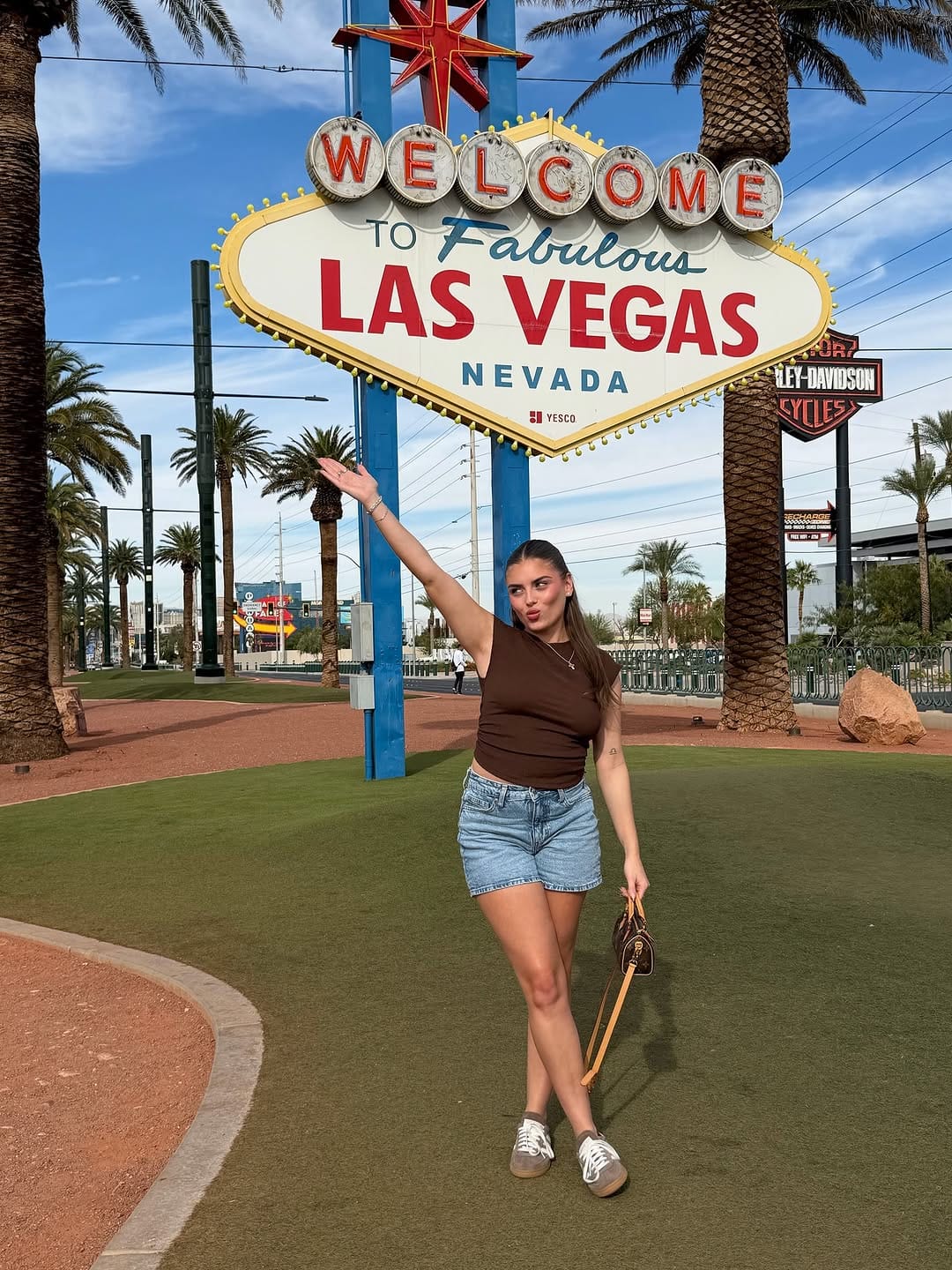 Post 4 by Julia Lorino on Instagram (carousel)