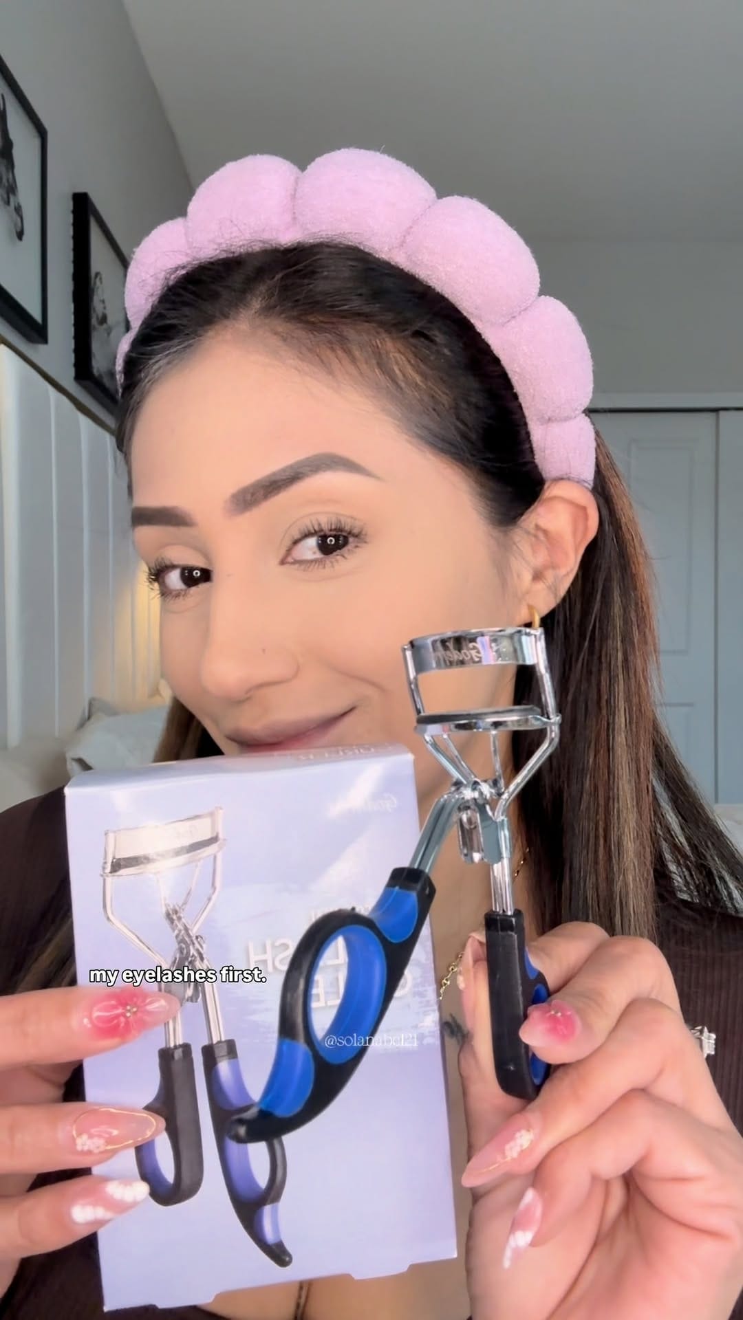 Post 2 by GODEFROY BEAUTY on Instagram (video)