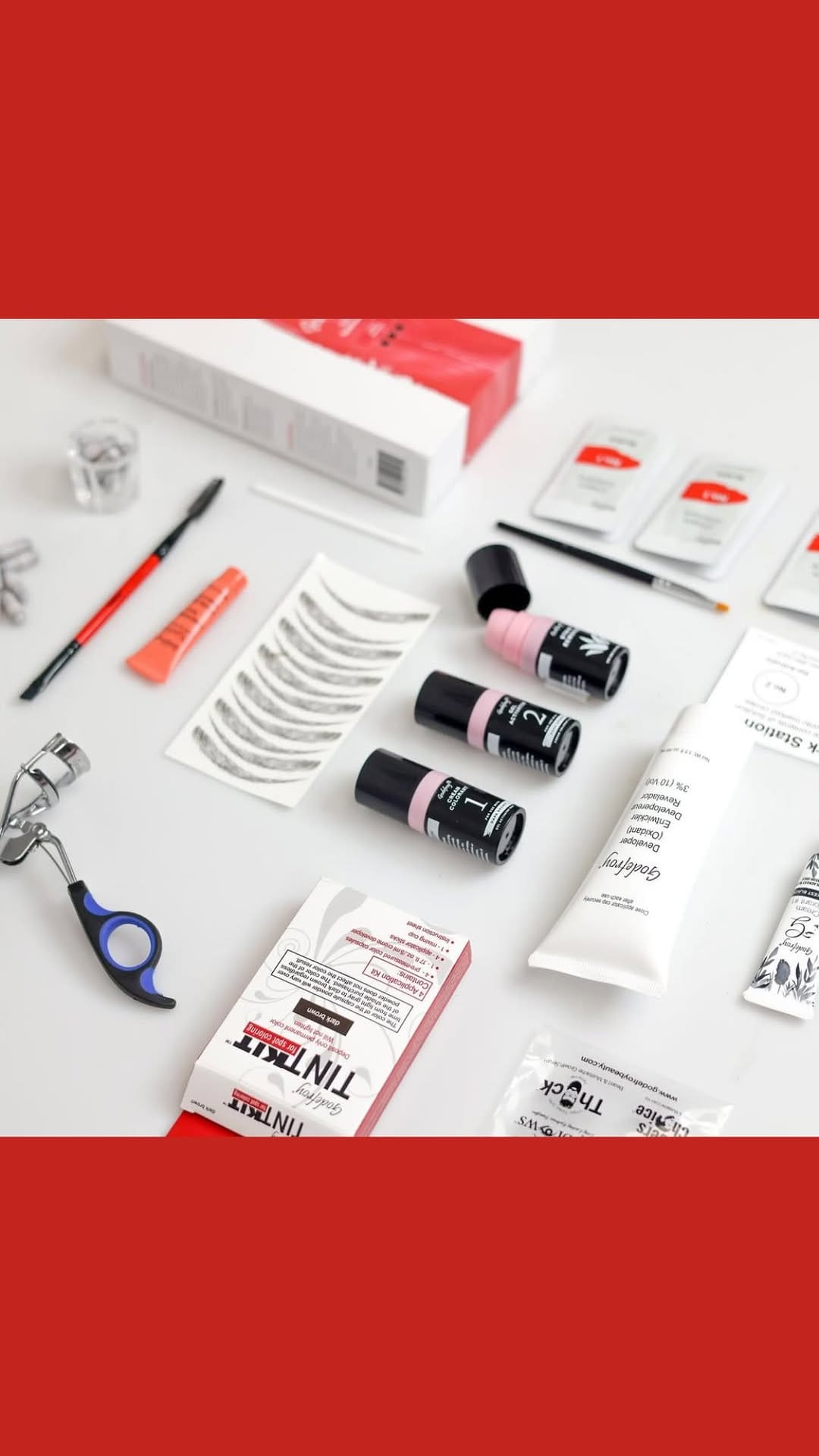 Post 3 by GODEFROY BEAUTY on Instagram (video)