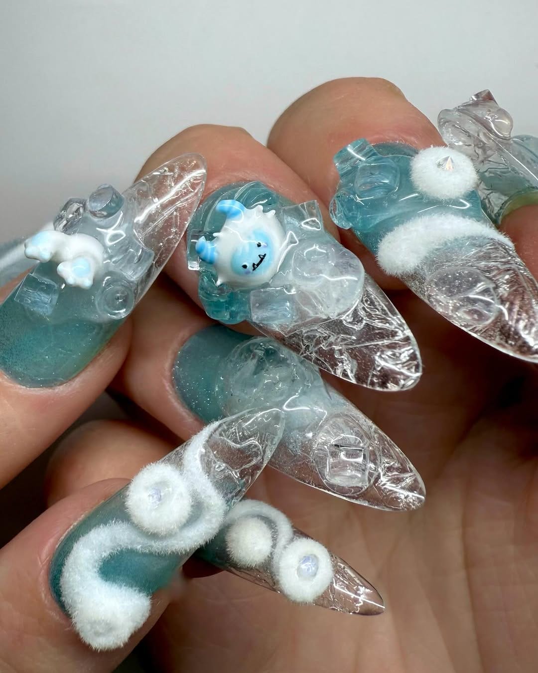 Post 3 by Press on nails | Faux ongles réutilisables | Access téléphone on Instagram (carousel)