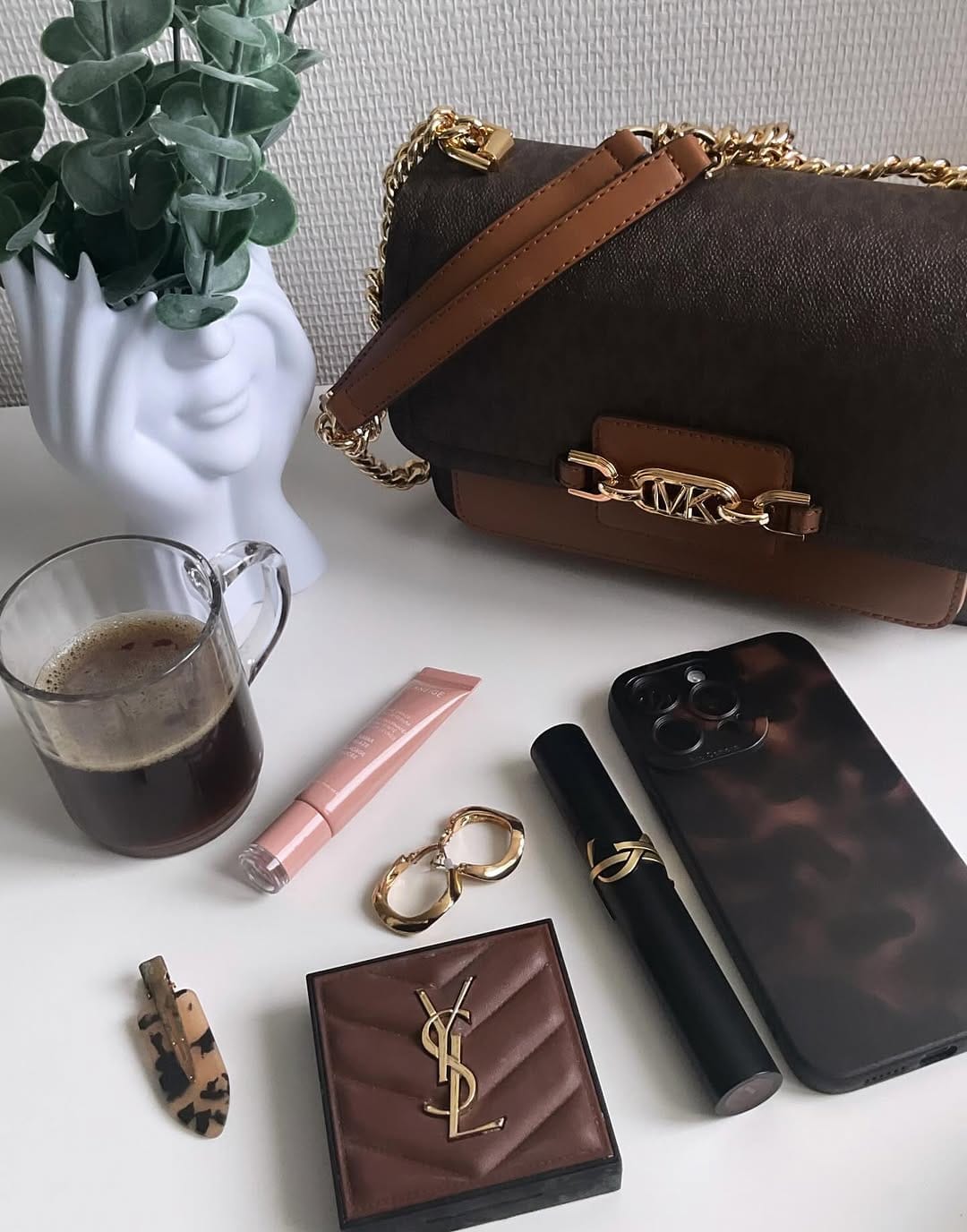Post 4 by Laëtitia on Instagram (image)