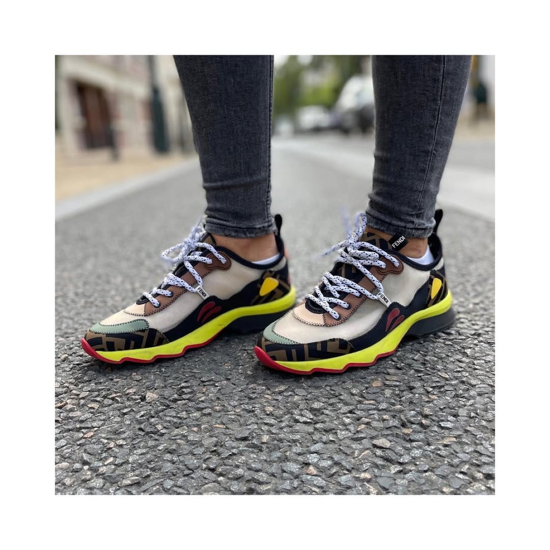 Post 5 by Dépot-Vente d’articles de luxe on Instagram (carousel)