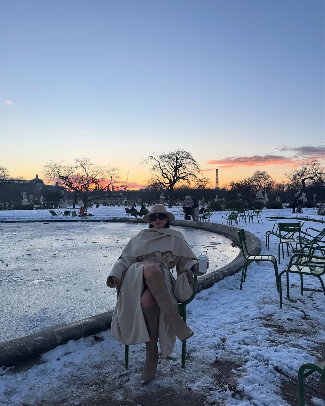Post 10 by Hidaya | Outfit Inspiration Paris on Instagram (carousel)