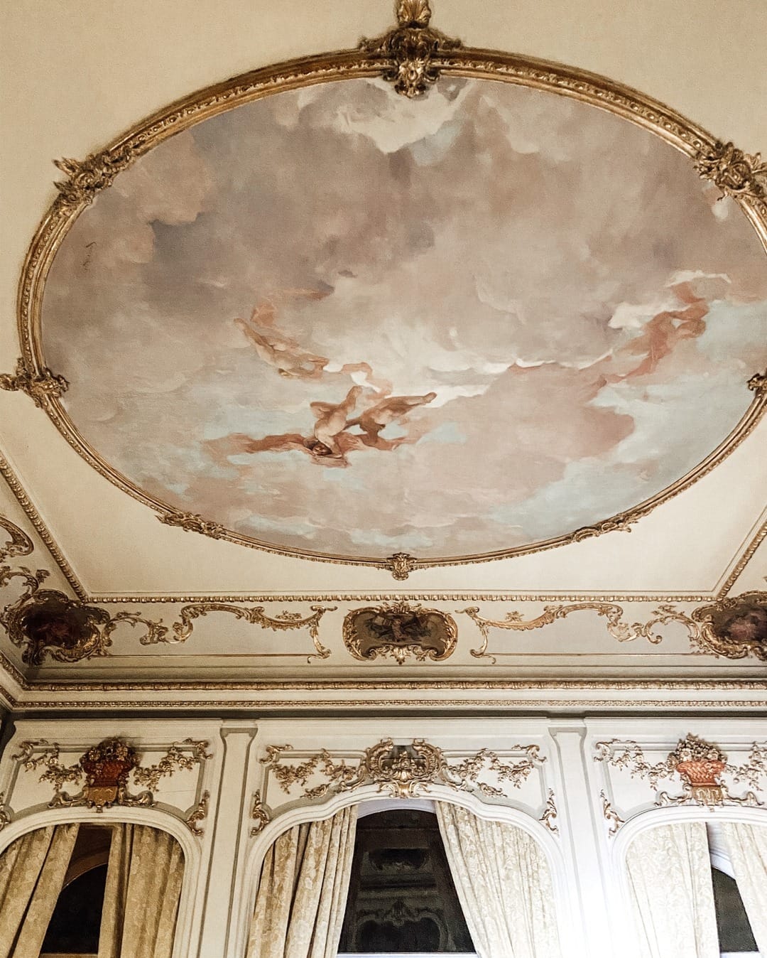 Post 4 by FLEURS DE PARIS on Instagram (image)