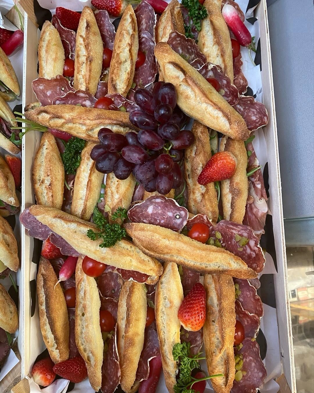 Post 1 by Caractère de Cochon on Instagram (carousel)