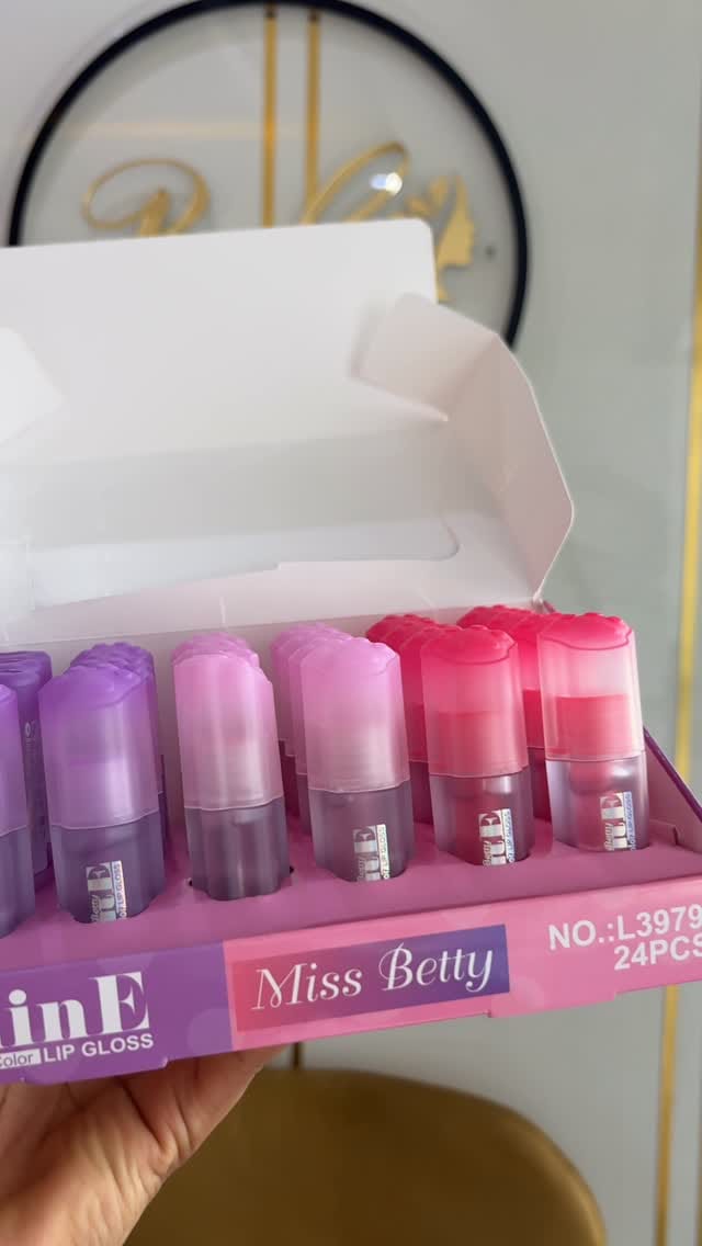 Post 4 by SKINCARE STORE on Instagram (video)