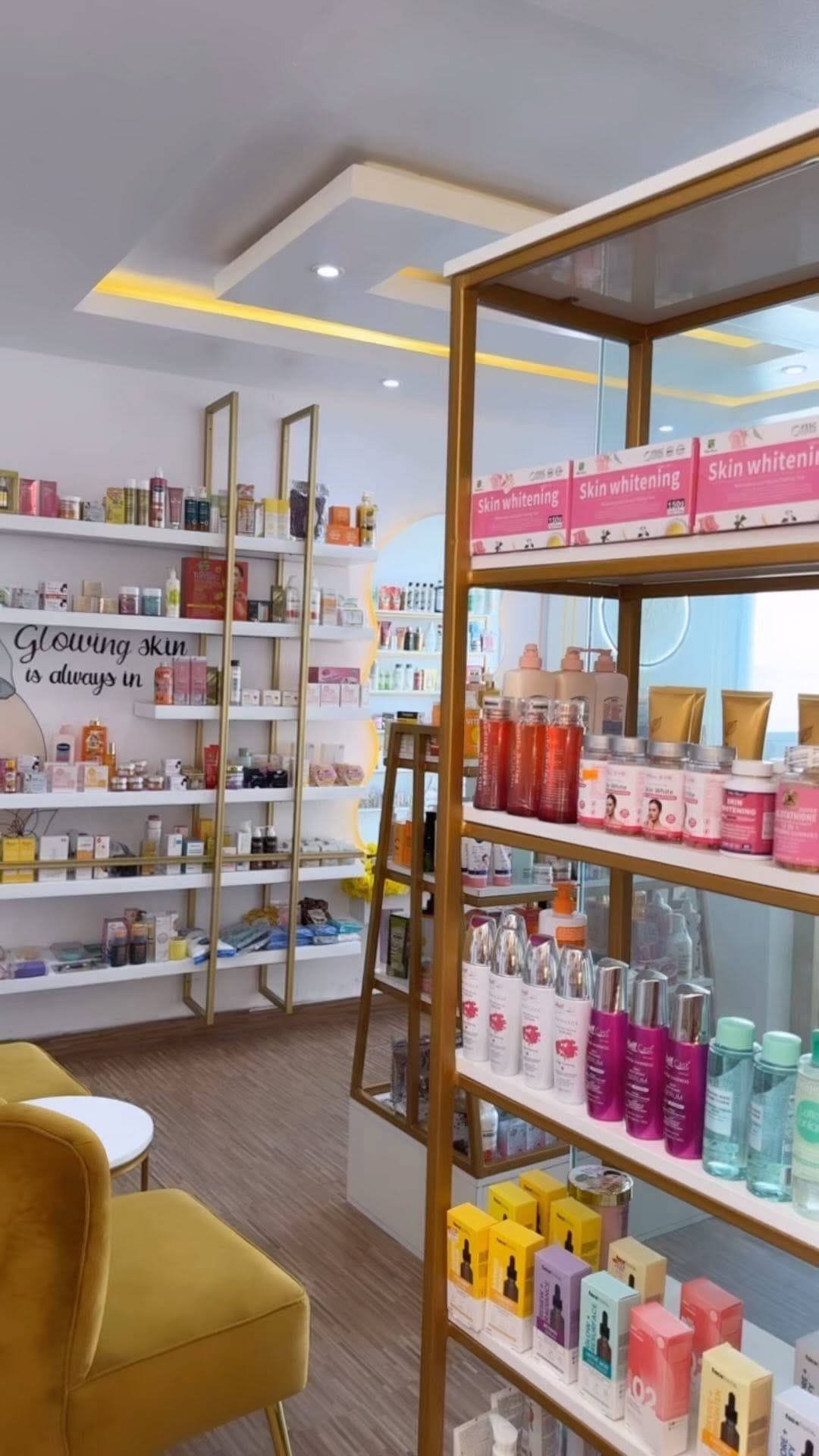 Post 8 by SKINCARE STORE on Instagram (video)