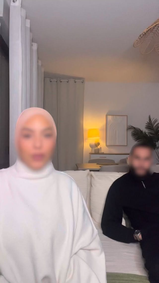 Post 8 by unepetitehijabi on Instagram (video)