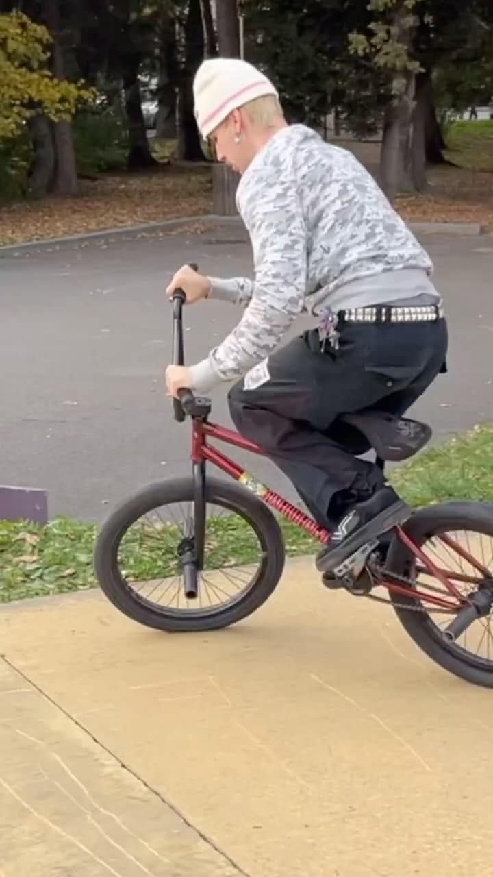 Post 8 by BROS BMX on Instagram (video)