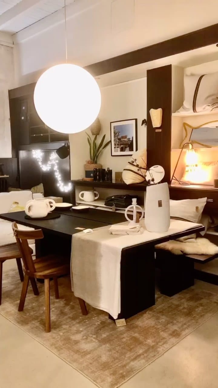 Post 8 by Amsterdam on Instagram (video)