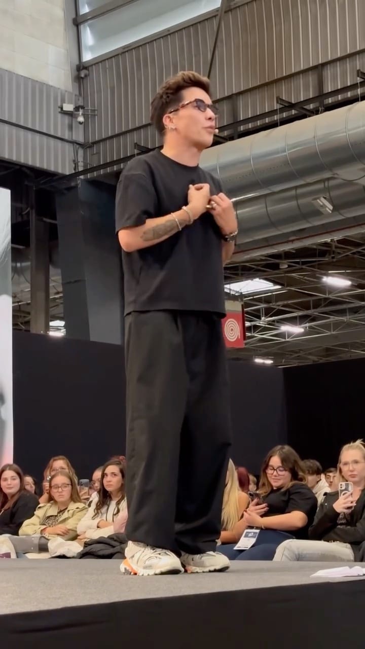 Post 8 by Nicolas Waldorf Paris on Instagram (video)