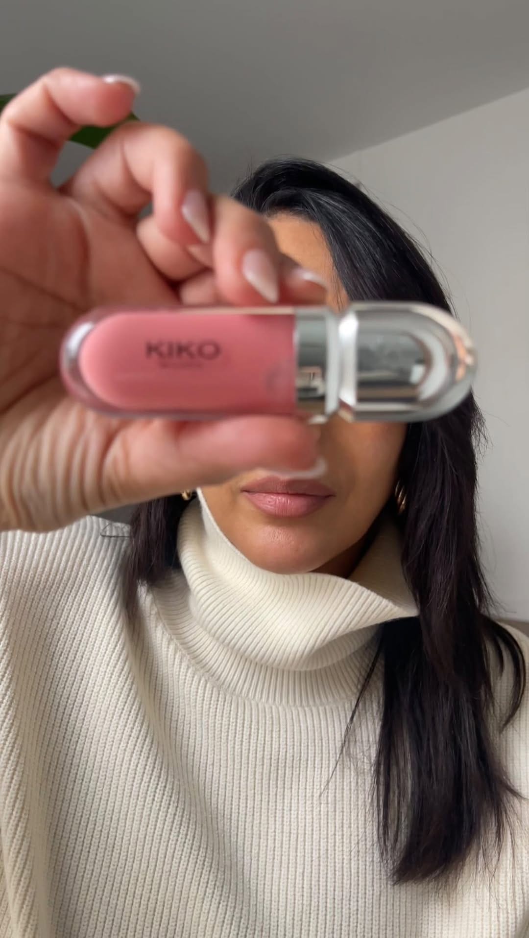 Post 1 by S A L I  / Mode & Lifestyle on Instagram (video)
