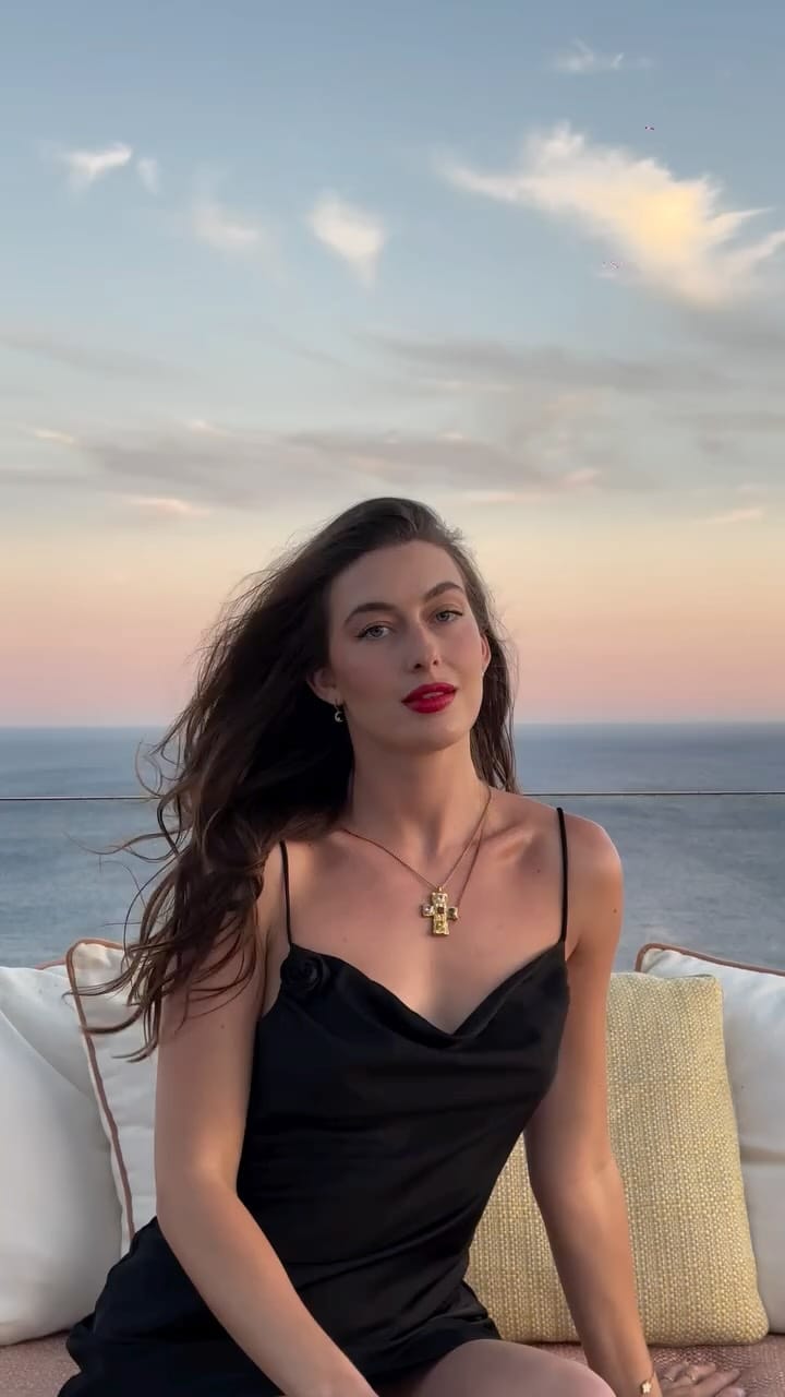 Post 3 by Lucie on Instagram (video)