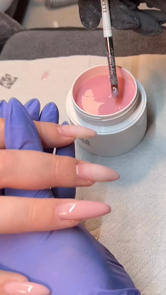 Post 5 by Thao Onglerie 🌼🇻🇳 🇫🇷🦋 on Instagram (video)