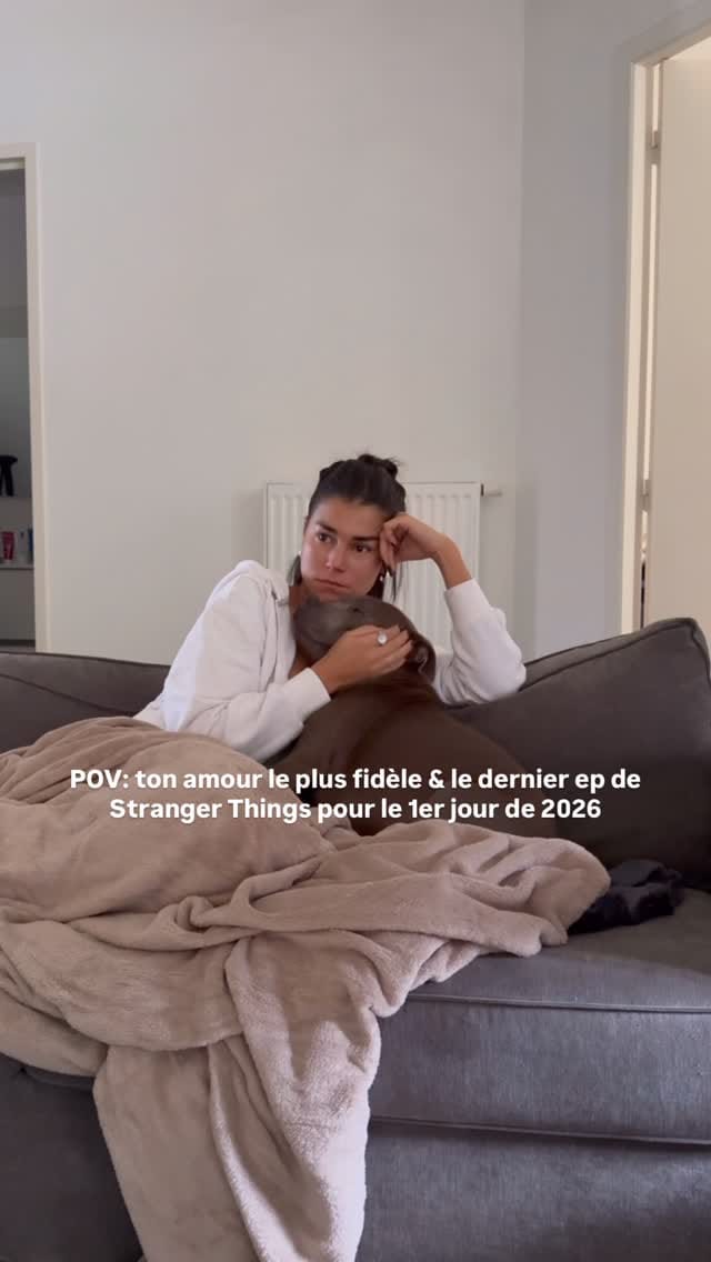Post 6 by I N È S on Instagram (video)