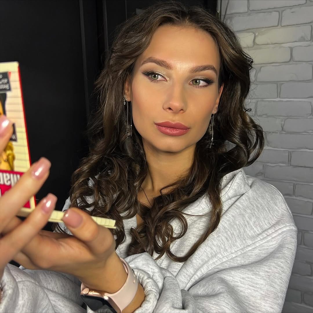 Post 3 by Топ свадебный визажист• макияж• прически Нальчик on Instagram (carousel)