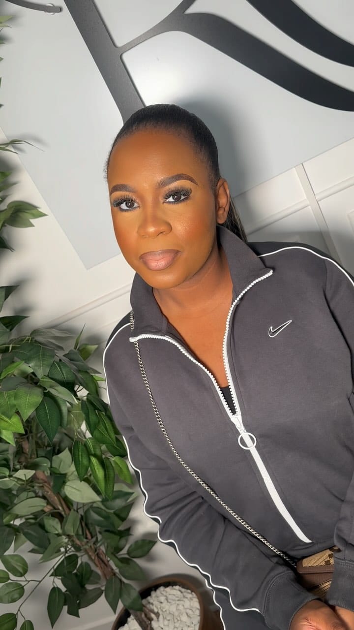 Post 3 by R O U R O U  M A K E U P 💄👄 on Instagram (video)