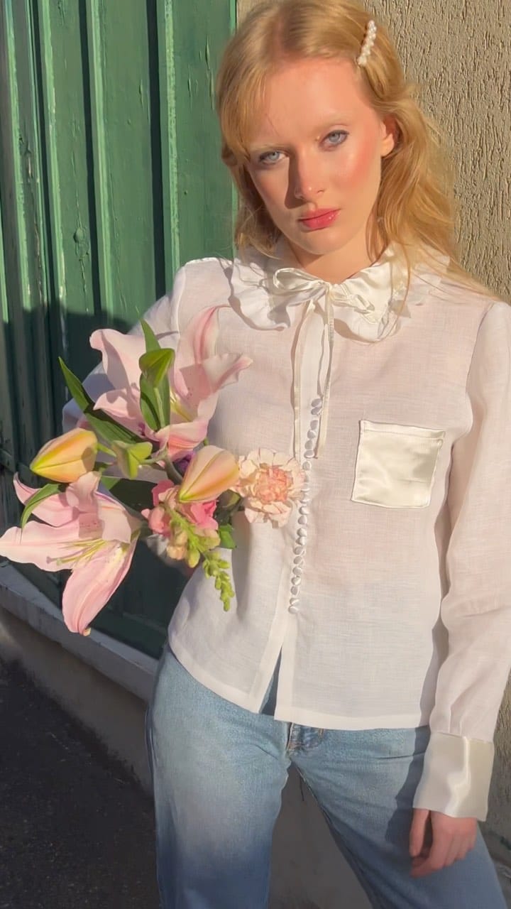 Post 4 by AURORE   V A N    MILHEM on Instagram (video)
